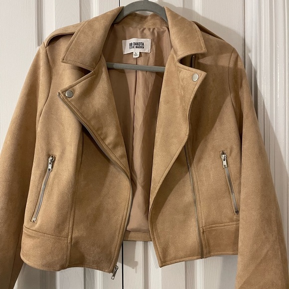 BB Dakota Tan Faux Suede Large Size Moto Jacket with Two Zippered Pockets - Picture 2 of 8